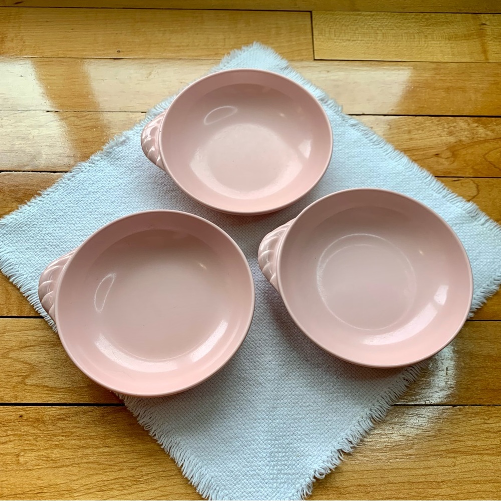 Set of 3 Pink Melmac Melamine Berry Bowls by Maplex Toronto Shell Curl Handle